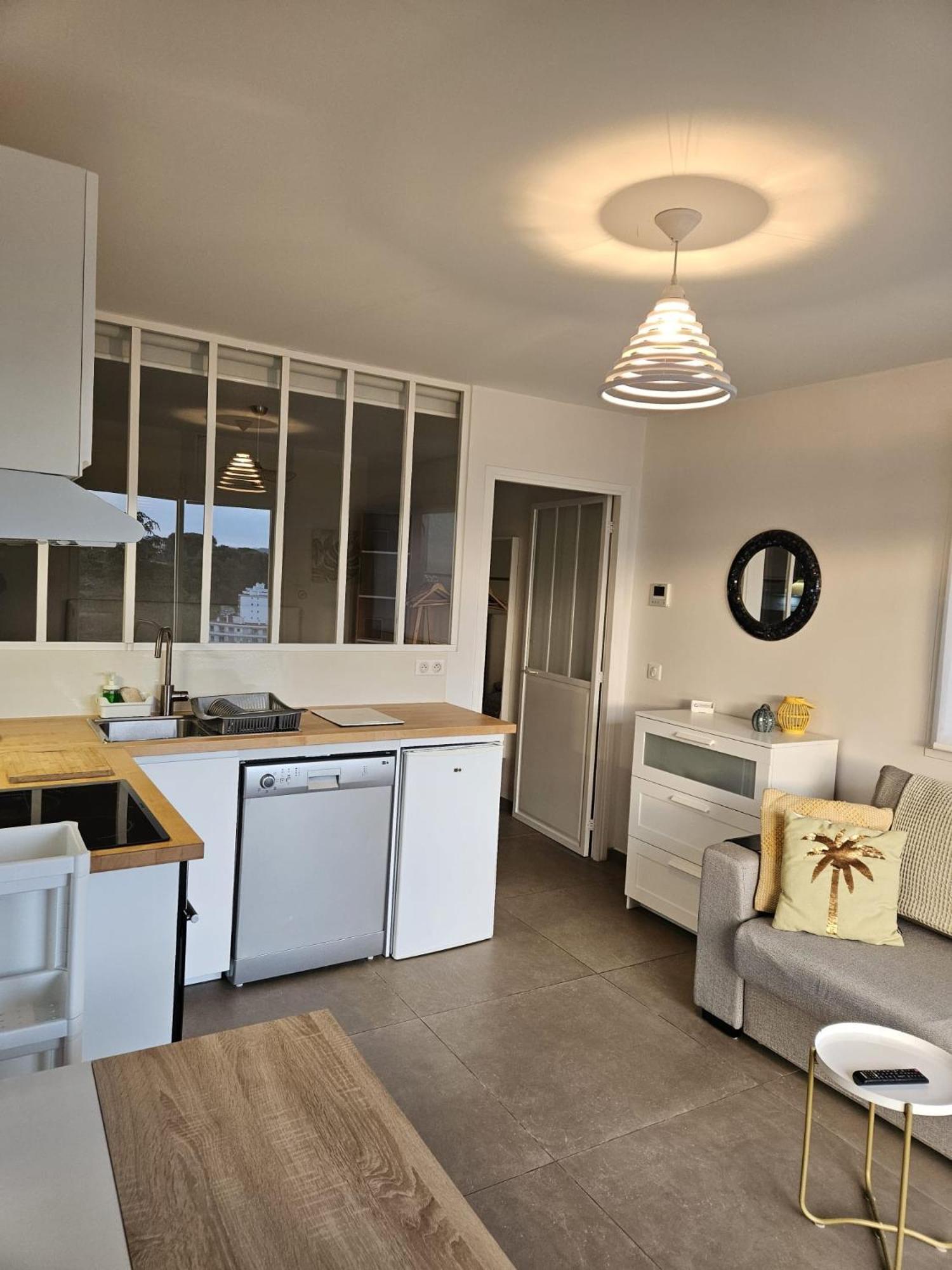 Twenty Rent Hotel Кан сюр Мер Екстериор снимка