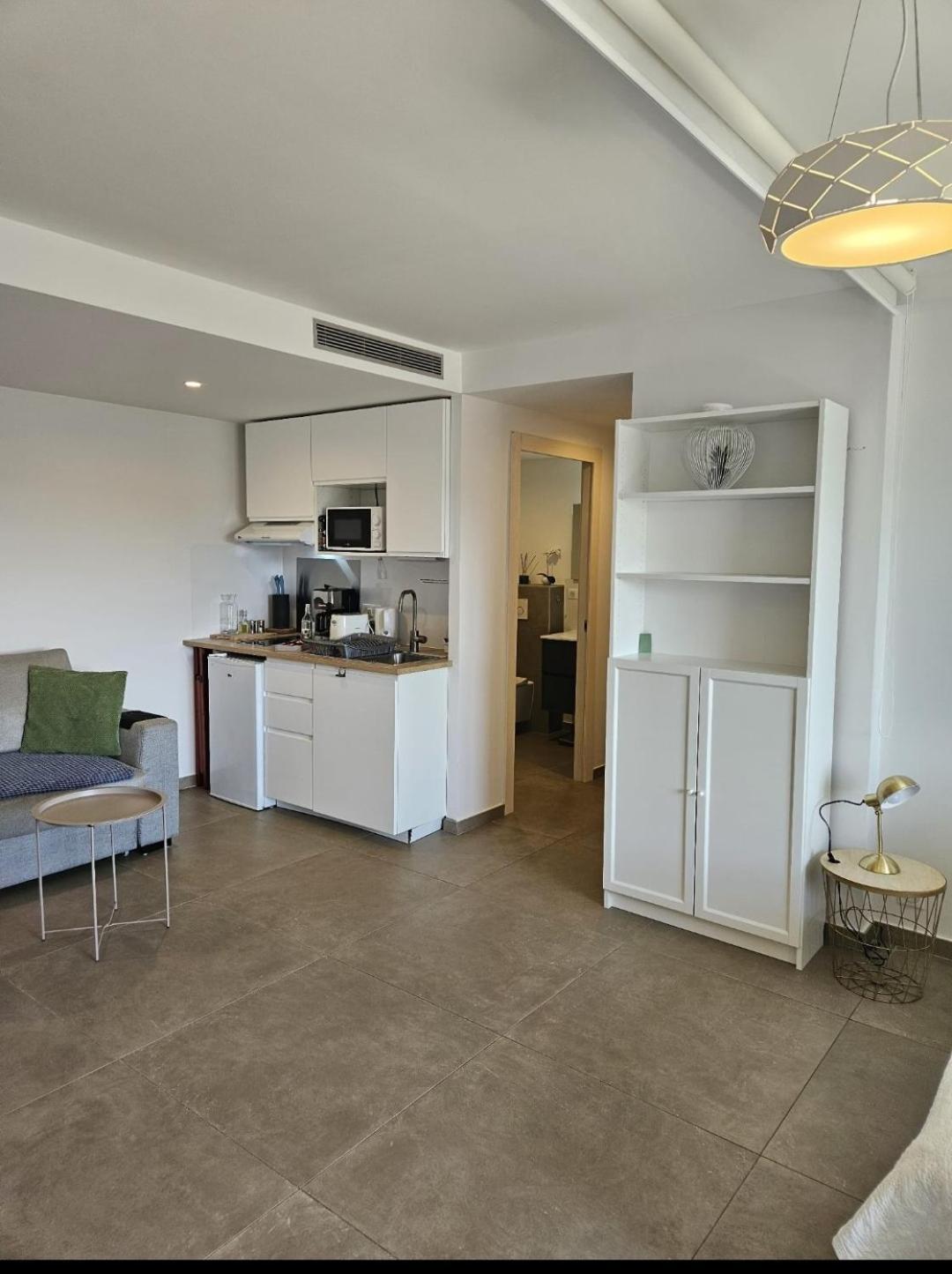 Twenty Rent Hotel Кан сюр Мер Екстериор снимка