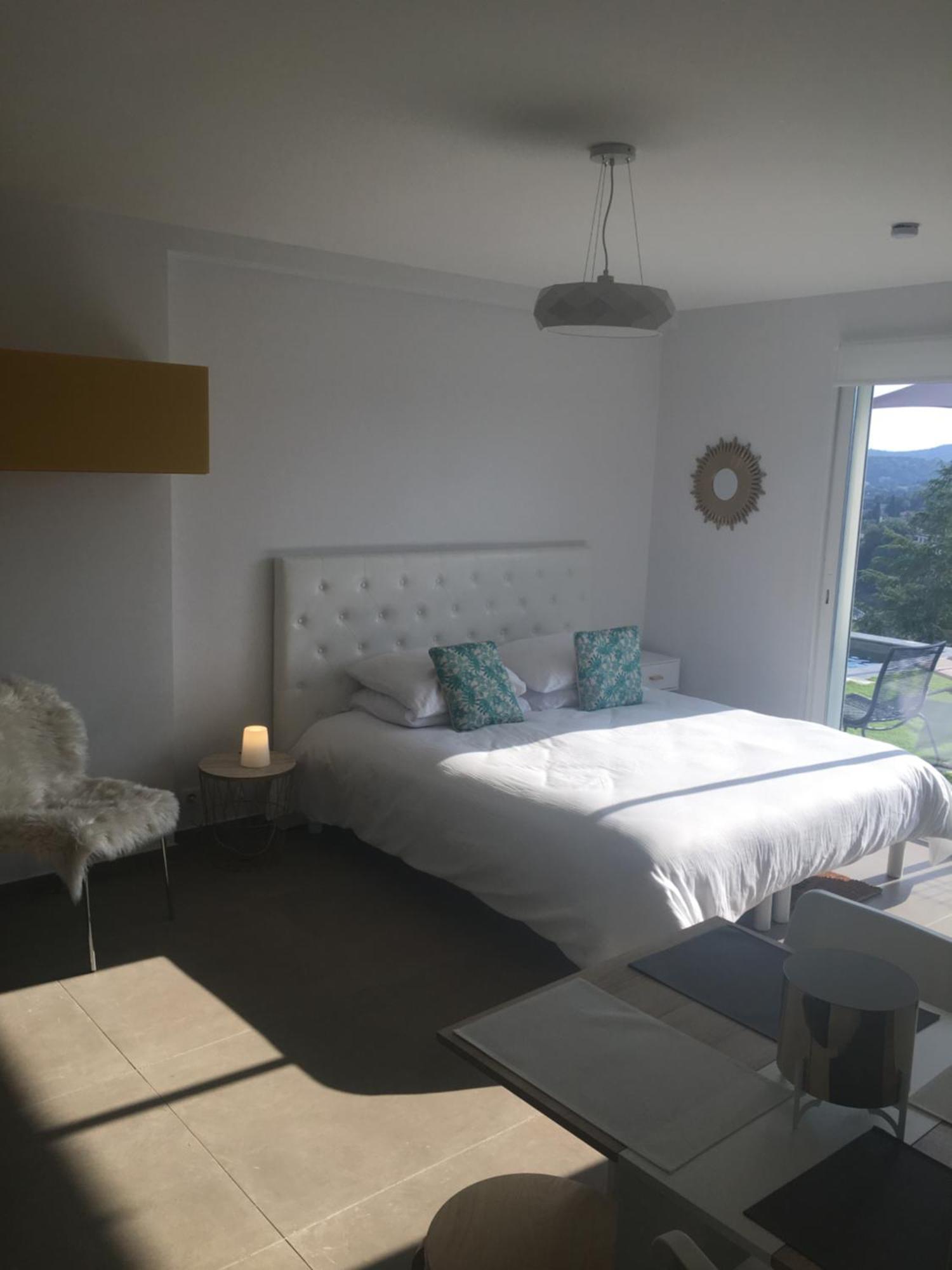 Twenty Rent Hotel Кан сюр Мер Екстериор снимка