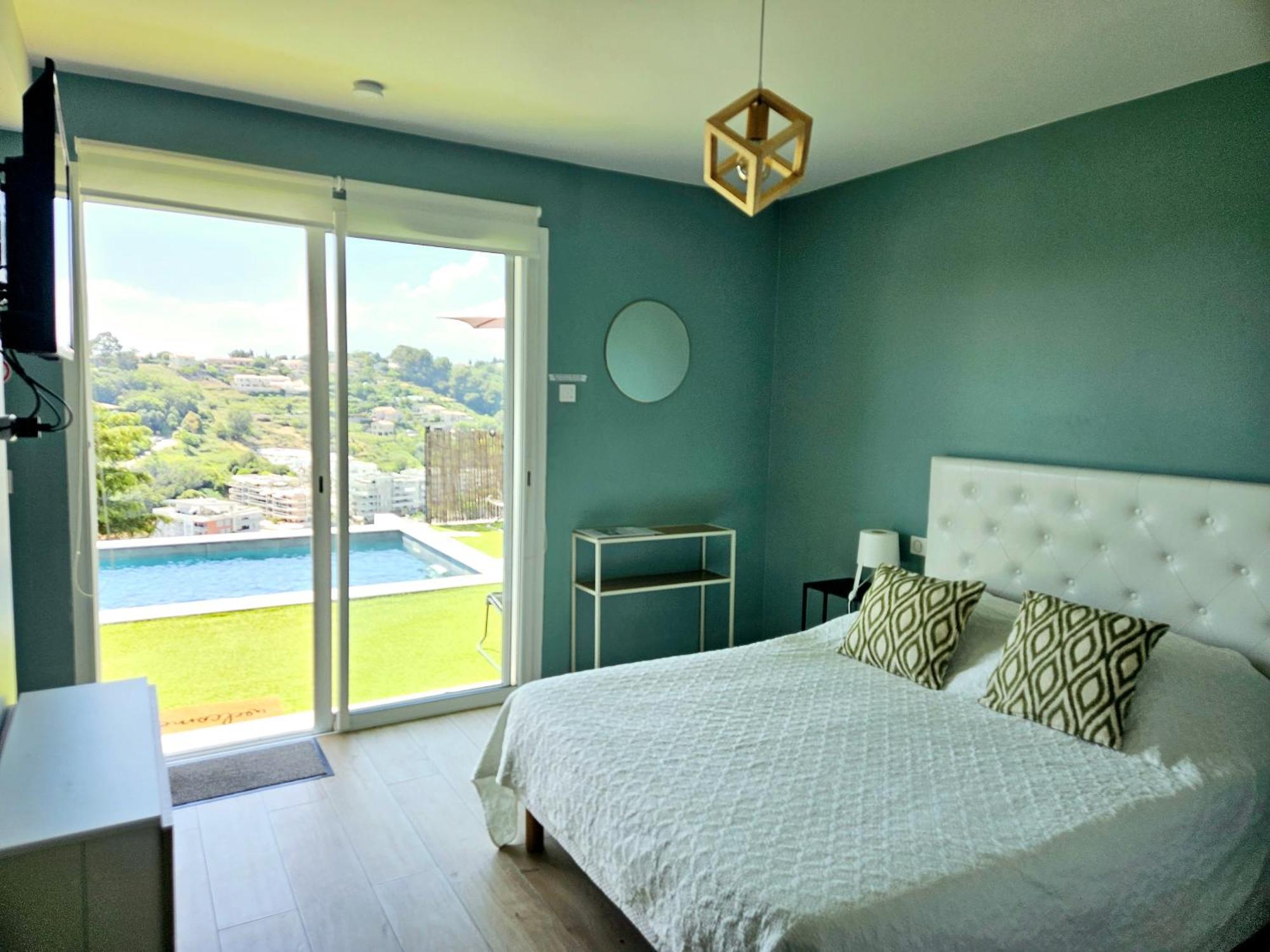 Twenty Rent Hotel Кан сюр Мер Екстериор снимка